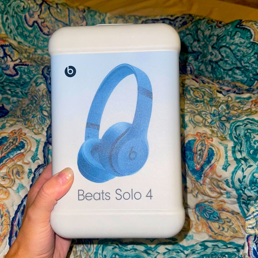 Beats Solo 4 Blue